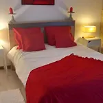 Les Demeures De La Laigne Bed and breakfast