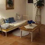 Les Demeures De La Laigne Bed and breakfast
