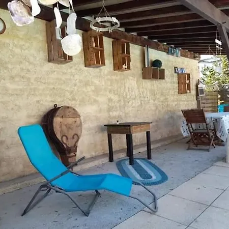 Les Demeures De La Laigne Bed and breakfast
