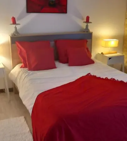 Les Demeures De La Laigne Bed and breakfast