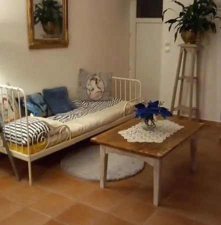 Les Demeures De La Laigne Bed and breakfast