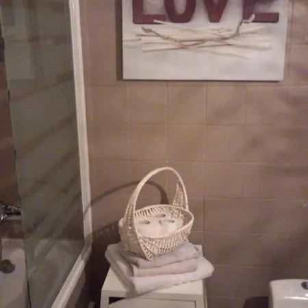 Les Demeures De La Laigne Bed & Breakfast