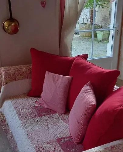 Bed & Breakfast Les Demeures De La Laigne 4*