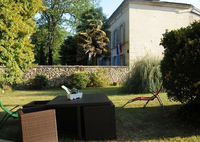 Bed & Breakfast Les Demeures De La Laigne 4*