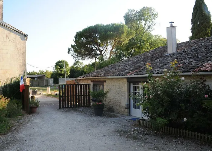 Les Demeures De La Laigne Bed & Breakfast Allas-Bocage